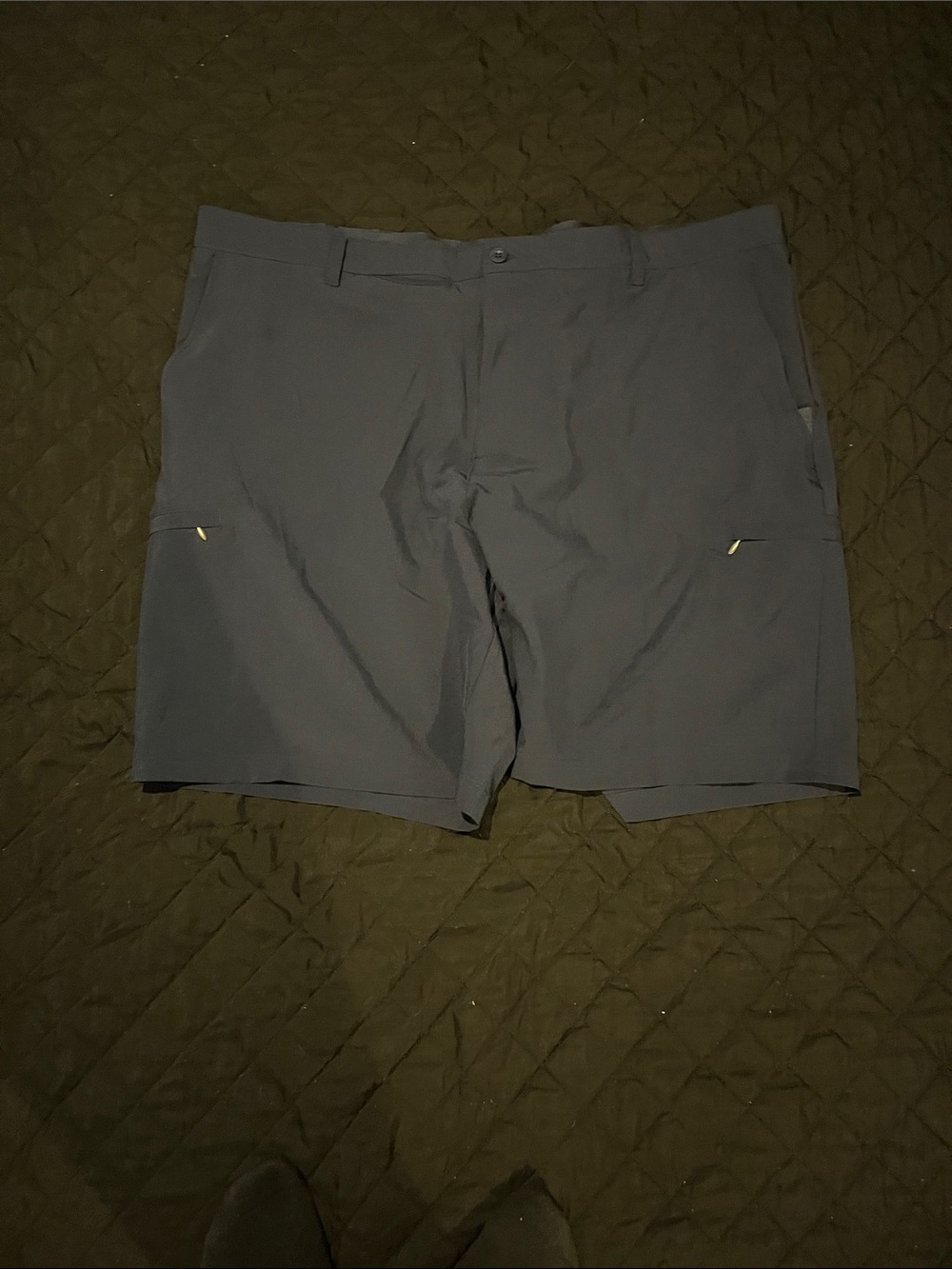 Izod Men's Dark Gray Stretch Hybrid Shorts